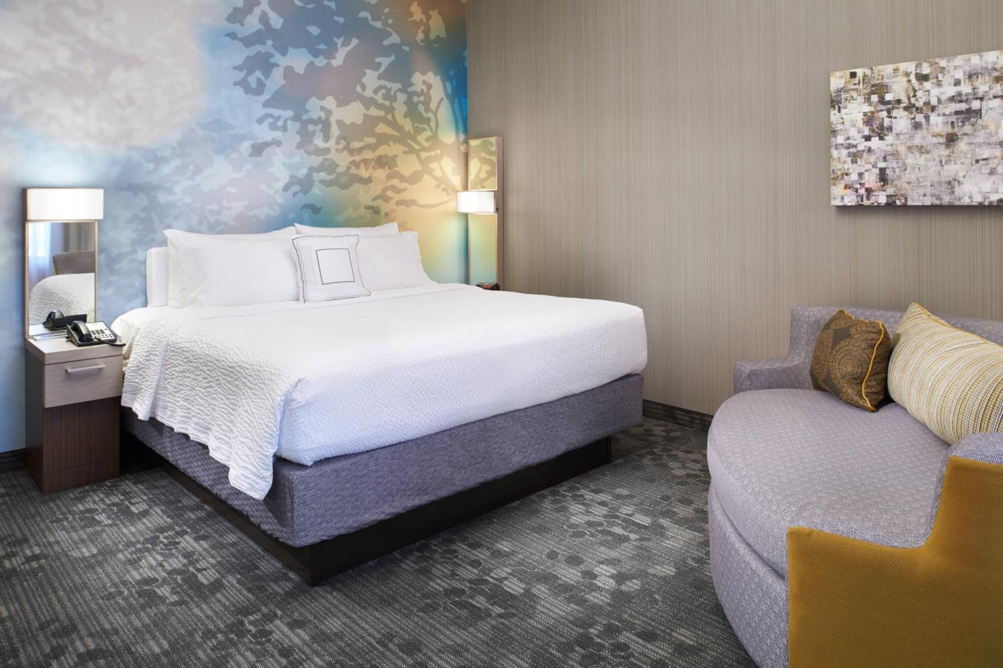 คอร์ตยาร์ด บาย แมริออท โทเรโด มอมี/แอโรว์เฮด Hotel ภายนอก รูปภาพ
